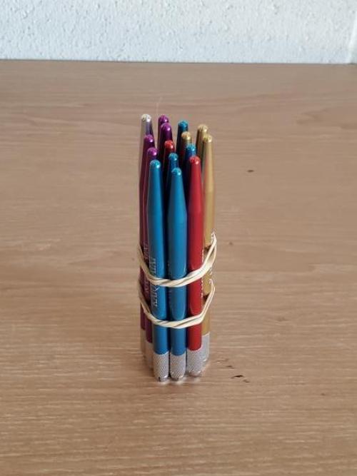 KAIQIKAIXI MICROBLADING PENS 20 PIECE LIGHT MANUAL TATTO EYEBROW PENS FOR PERMANENT MAKEUP SUPPLIES DURABLE ALUMINUM PEN WITH LOCK