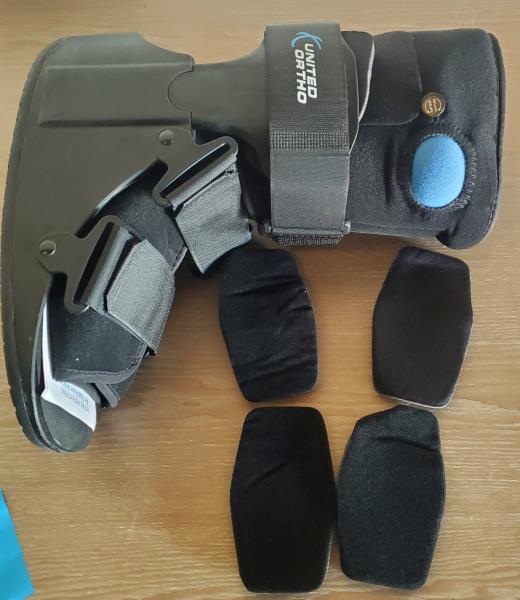 United Ortho USA14115 Short Air Cam Walker Fracture Boot, Medium, Black